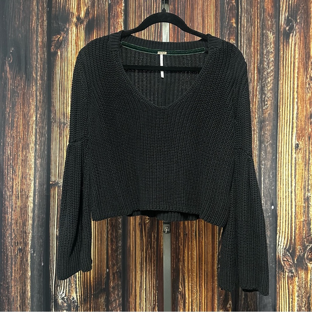Free People Cropped Black Knit Sweater with Bell Sleeves Fantastic Condition XS